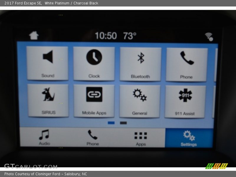 White Platinum / Charcoal Black 2017 Ford Escape SE