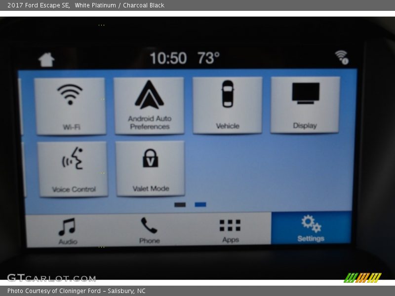 White Platinum / Charcoal Black 2017 Ford Escape SE