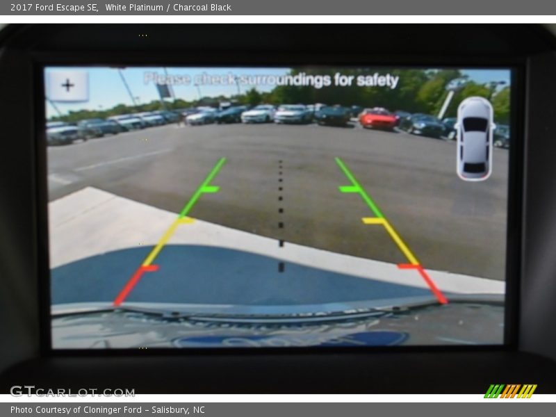 White Platinum / Charcoal Black 2017 Ford Escape SE