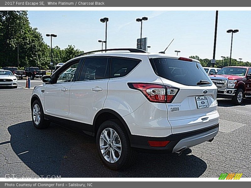 White Platinum / Charcoal Black 2017 Ford Escape SE
