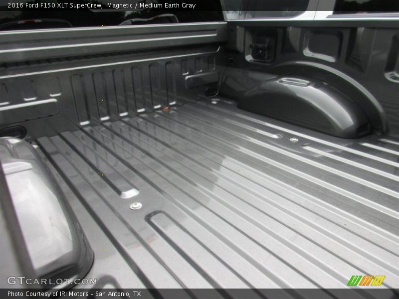Magnetic / Medium Earth Gray 2016 Ford F150 XLT SuperCrew
