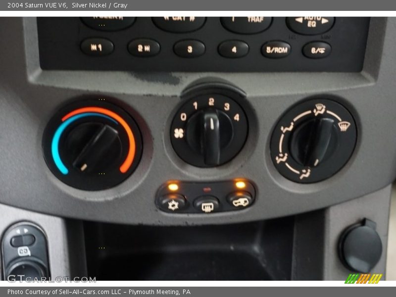Silver Nickel / Gray 2004 Saturn VUE V6