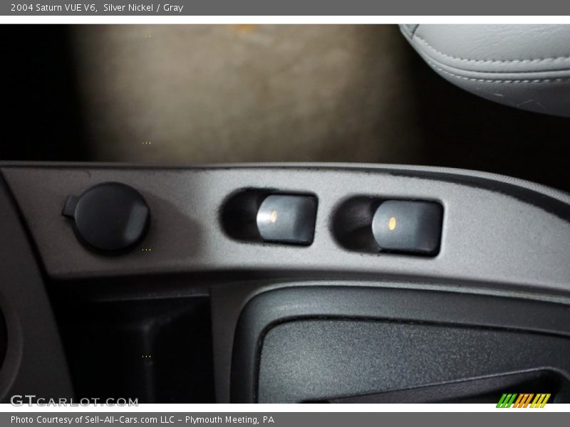 Silver Nickel / Gray 2004 Saturn VUE V6