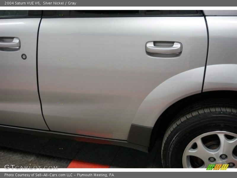 Silver Nickel / Gray 2004 Saturn VUE V6