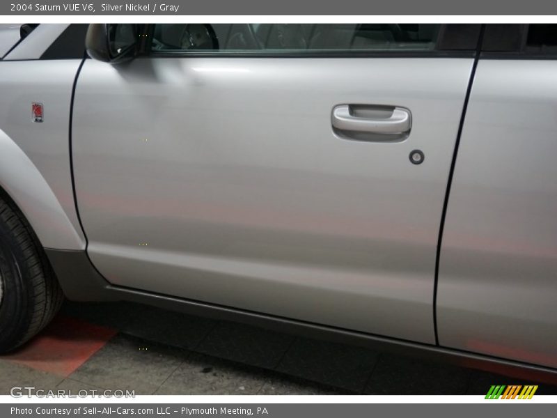 Silver Nickel / Gray 2004 Saturn VUE V6