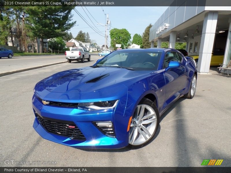Front 3/4 View of 2016 Camaro SS Coupe