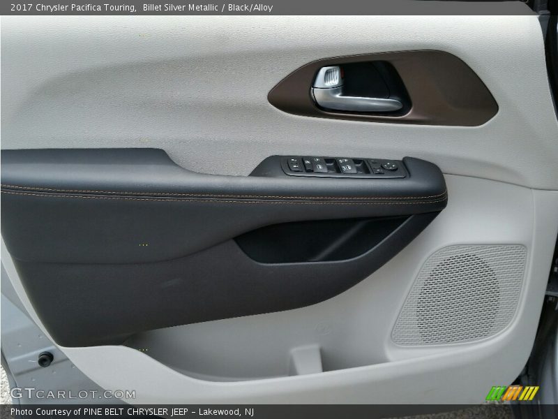 Billet Silver Metallic / Black/Alloy 2017 Chrysler Pacifica Touring