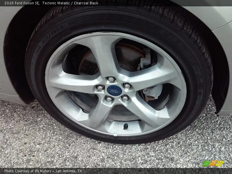 Tectonic Metallic / Charcoal Black 2016 Ford Fusion SE