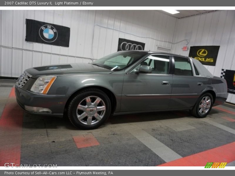 Light Platinum / Ebony 2007 Cadillac DTS Luxury II
