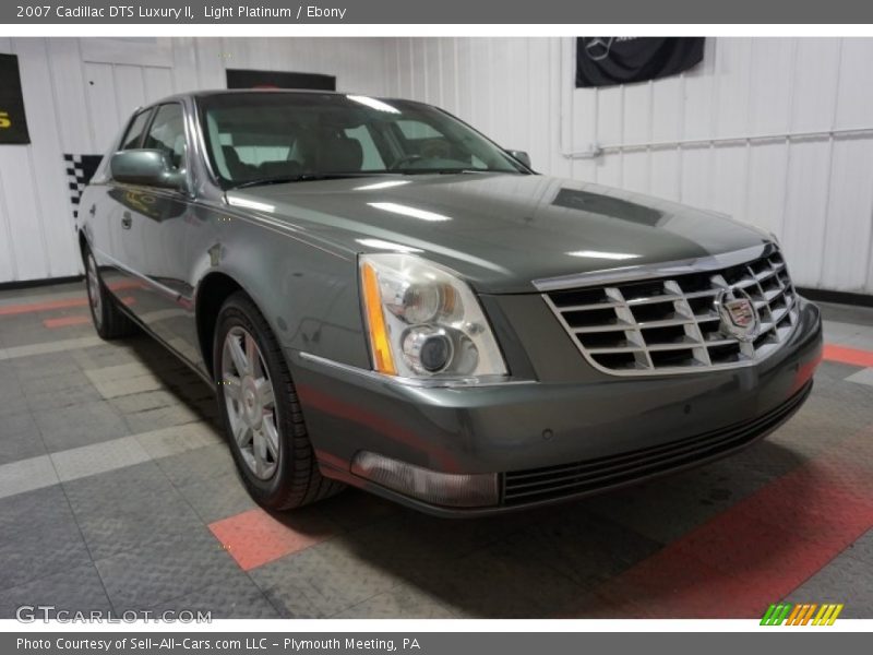 Light Platinum / Ebony 2007 Cadillac DTS Luxury II