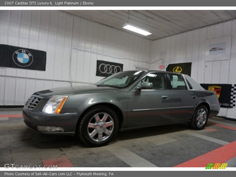 Light Platinum / Ebony 2007 Cadillac DTS Luxury II