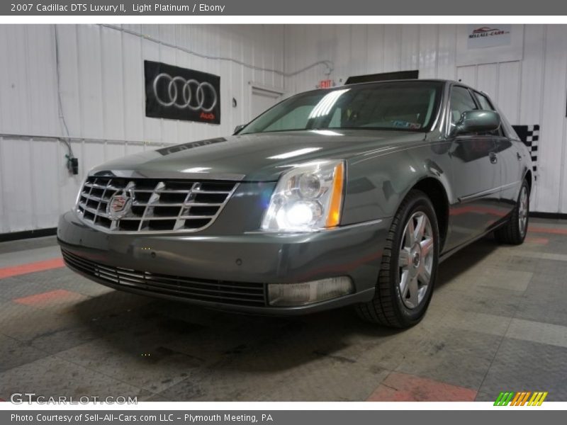 Light Platinum / Ebony 2007 Cadillac DTS Luxury II