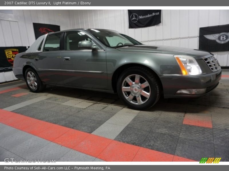 Light Platinum / Ebony 2007 Cadillac DTS Luxury II