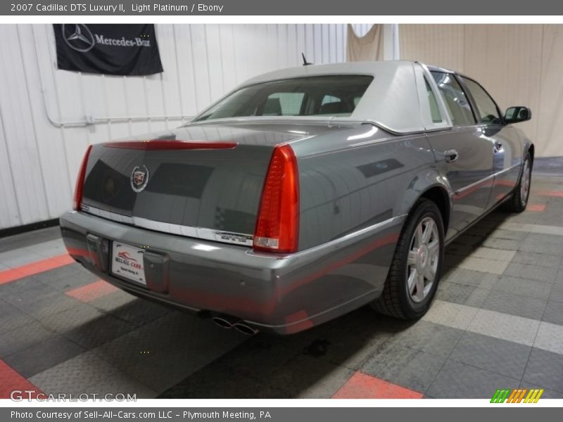 Light Platinum / Ebony 2007 Cadillac DTS Luxury II