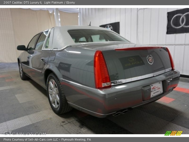 Light Platinum / Ebony 2007 Cadillac DTS Luxury II