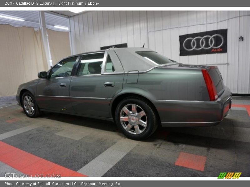 Light Platinum / Ebony 2007 Cadillac DTS Luxury II