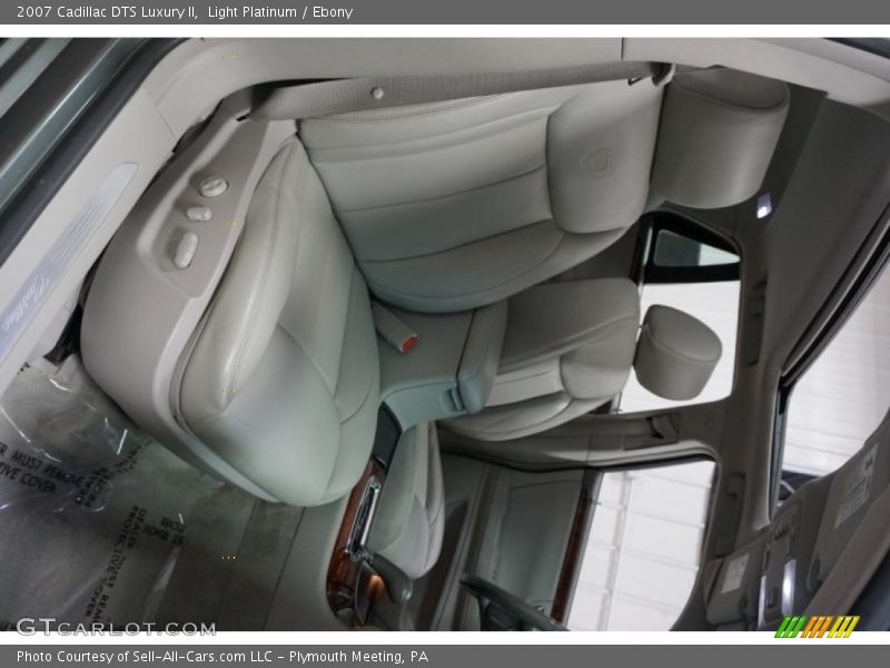 Light Platinum / Ebony 2007 Cadillac DTS Luxury II
