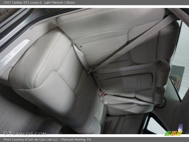Light Platinum / Ebony 2007 Cadillac DTS Luxury II