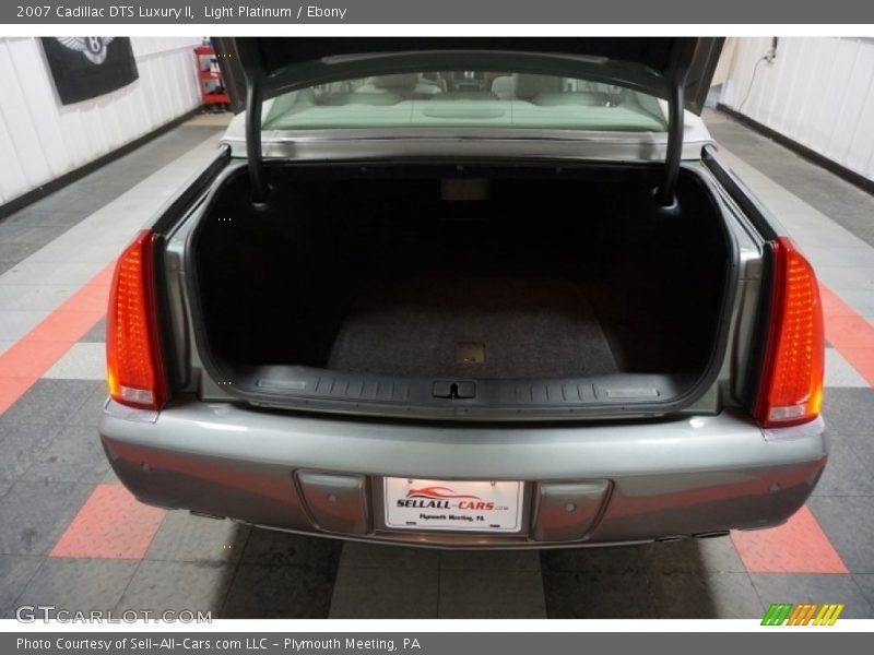 Light Platinum / Ebony 2007 Cadillac DTS Luxury II