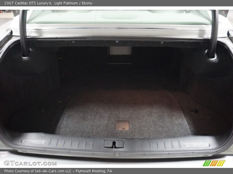 Light Platinum / Ebony 2007 Cadillac DTS Luxury II