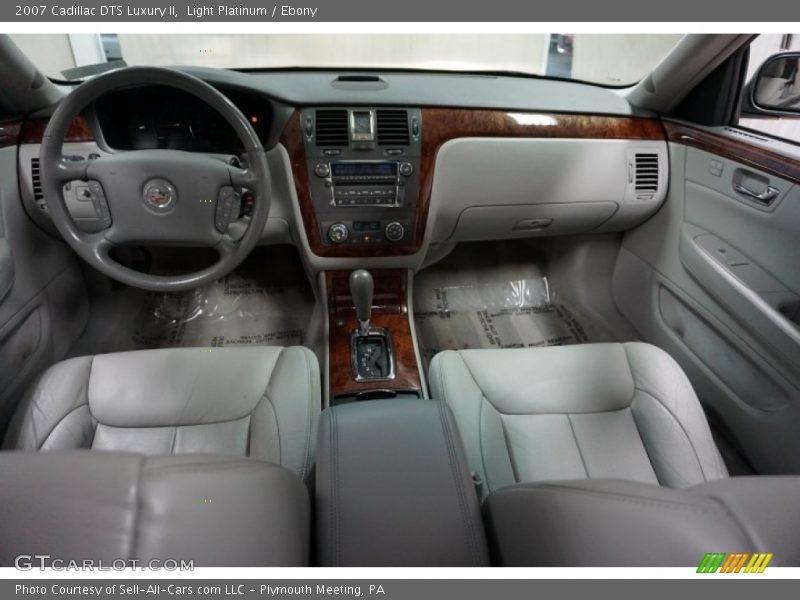 Light Platinum / Ebony 2007 Cadillac DTS Luxury II