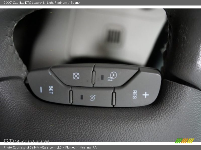 Light Platinum / Ebony 2007 Cadillac DTS Luxury II
