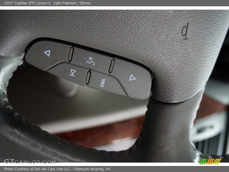 Light Platinum / Ebony 2007 Cadillac DTS Luxury II