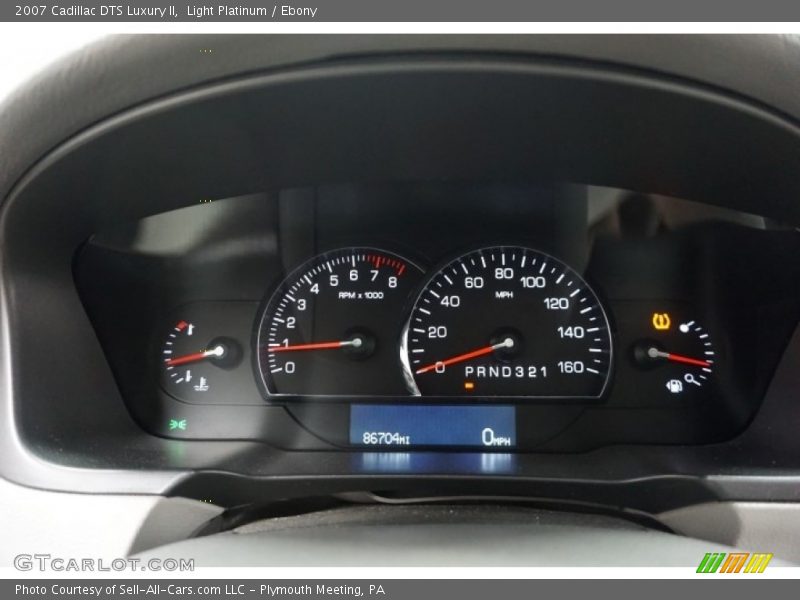 Light Platinum / Ebony 2007 Cadillac DTS Luxury II