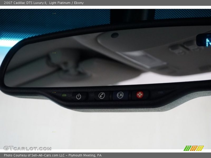 Light Platinum / Ebony 2007 Cadillac DTS Luxury II