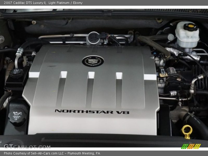 Light Platinum / Ebony 2007 Cadillac DTS Luxury II