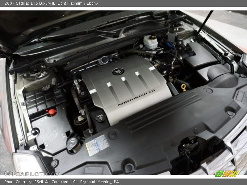 Light Platinum / Ebony 2007 Cadillac DTS Luxury II