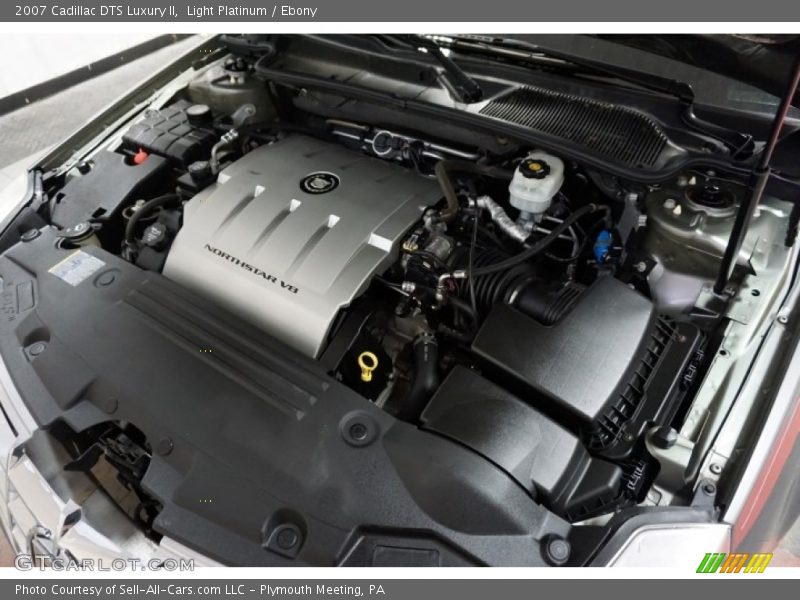 Light Platinum / Ebony 2007 Cadillac DTS Luxury II