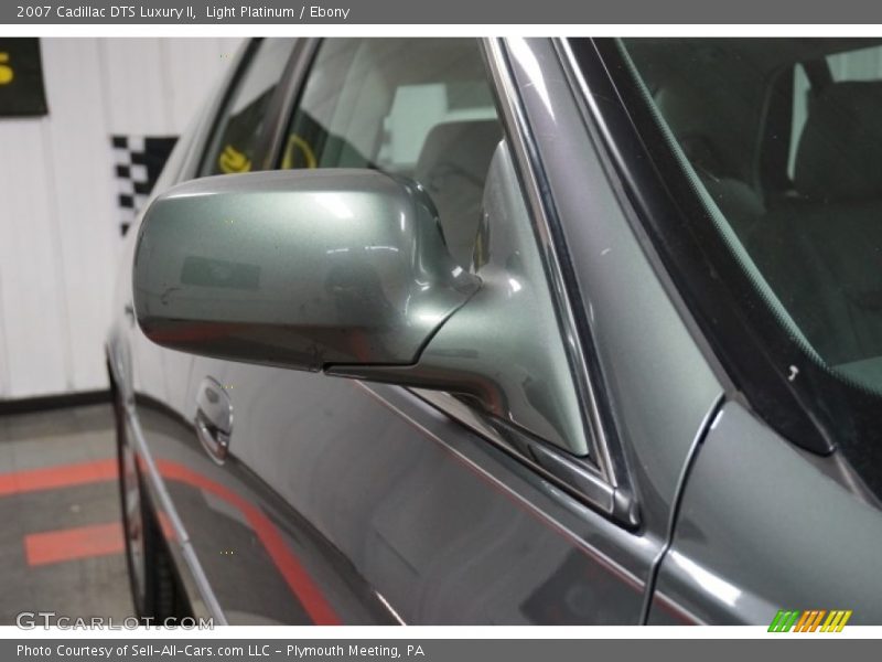 Light Platinum / Ebony 2007 Cadillac DTS Luxury II