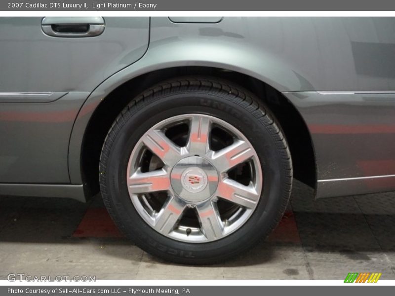 Light Platinum / Ebony 2007 Cadillac DTS Luxury II