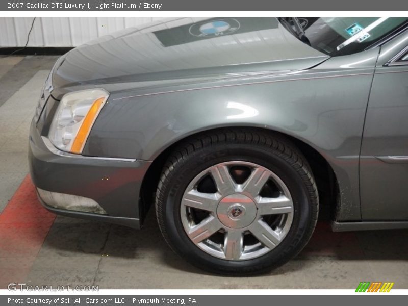 Light Platinum / Ebony 2007 Cadillac DTS Luxury II