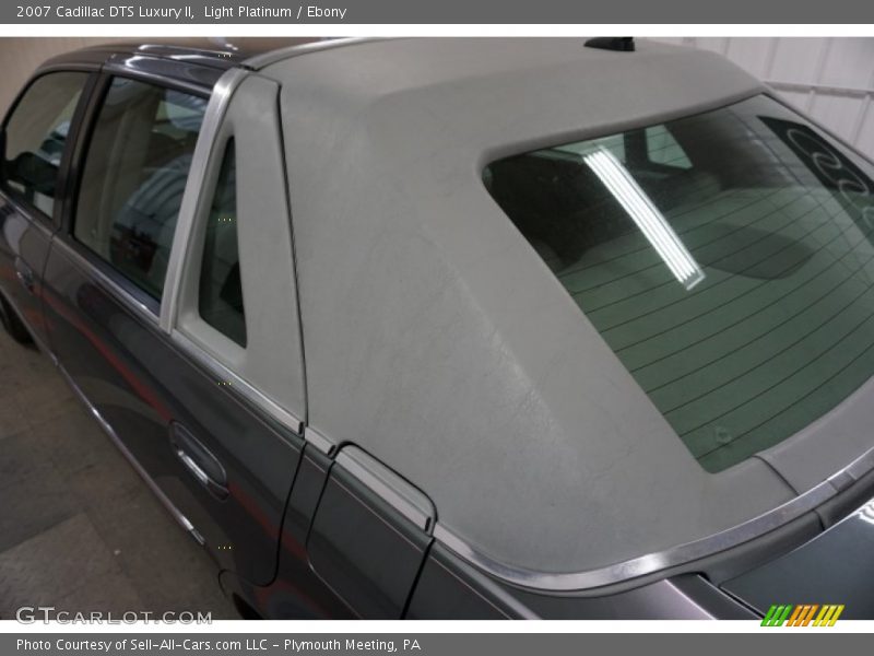 Light Platinum / Ebony 2007 Cadillac DTS Luxury II