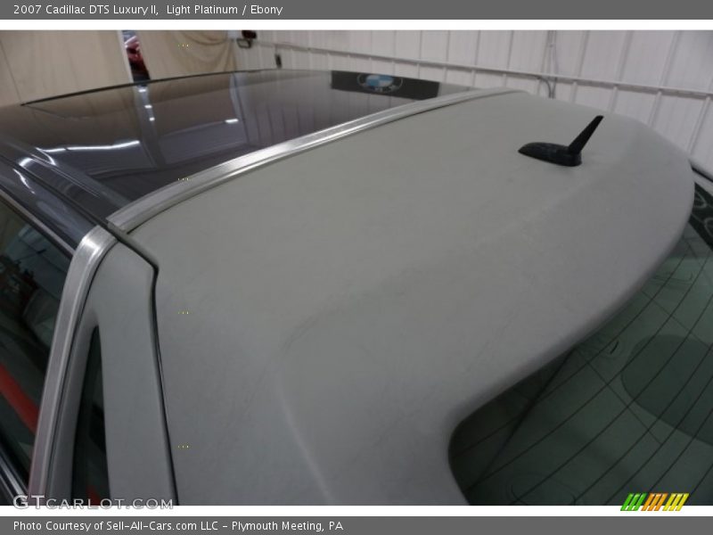 Light Platinum / Ebony 2007 Cadillac DTS Luxury II