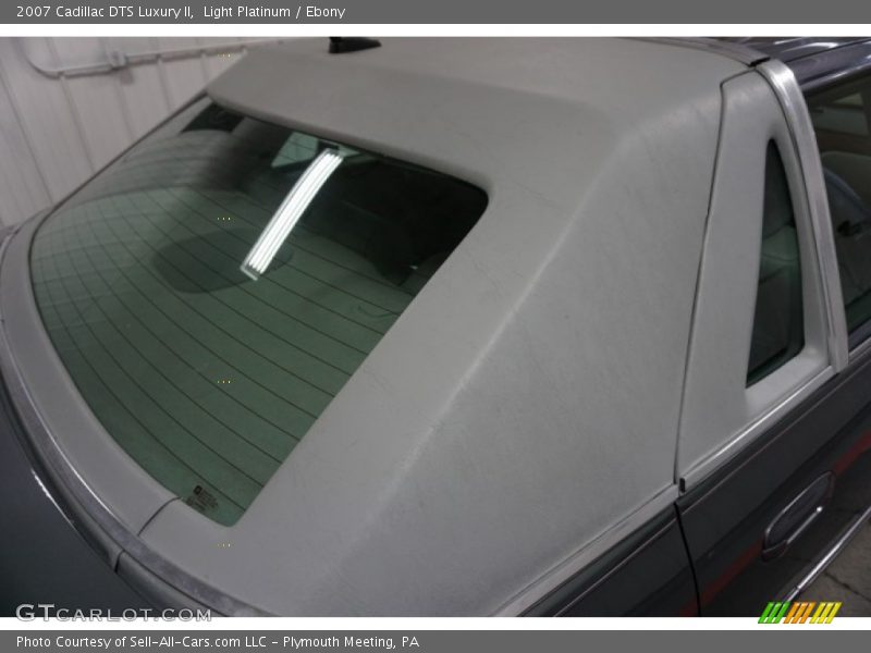 Light Platinum / Ebony 2007 Cadillac DTS Luxury II
