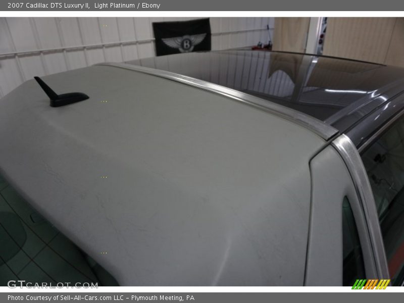 Light Platinum / Ebony 2007 Cadillac DTS Luxury II