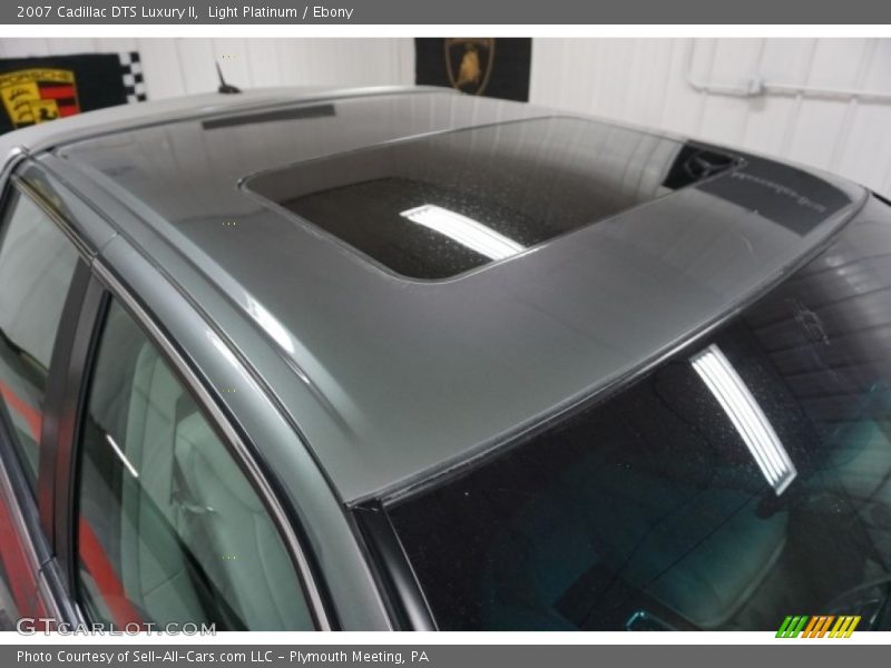 Light Platinum / Ebony 2007 Cadillac DTS Luxury II