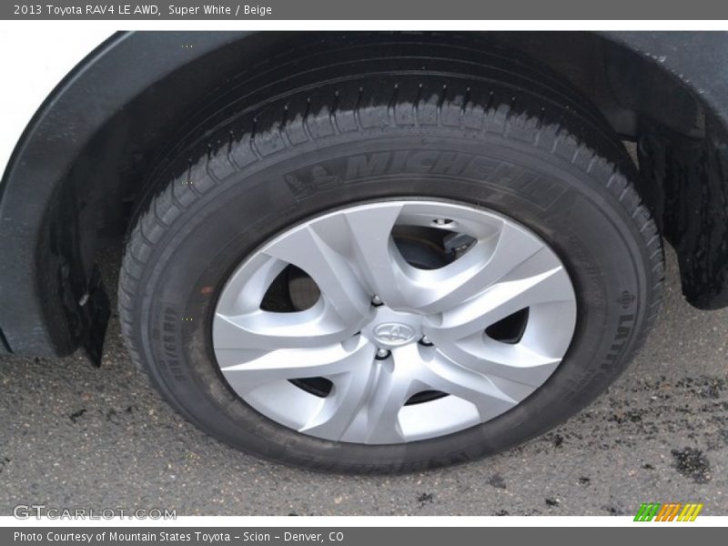 Super White / Beige 2013 Toyota RAV4 LE AWD