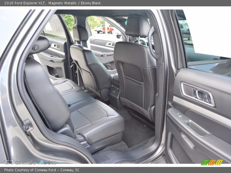 Magnetic Metallic / Ebony Black 2016 Ford Explorer XLT