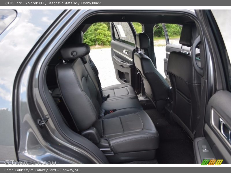 Magnetic Metallic / Ebony Black 2016 Ford Explorer XLT