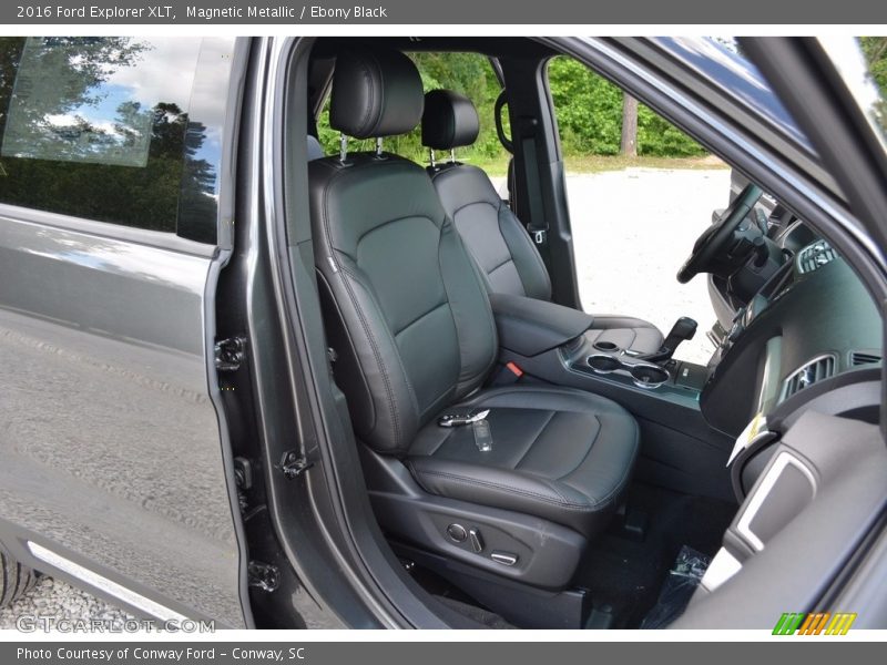 Magnetic Metallic / Ebony Black 2016 Ford Explorer XLT