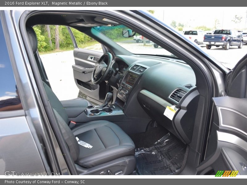 Magnetic Metallic / Ebony Black 2016 Ford Explorer XLT