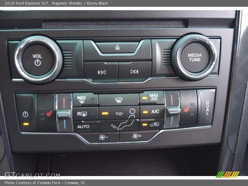 Magnetic Metallic / Ebony Black 2016 Ford Explorer XLT