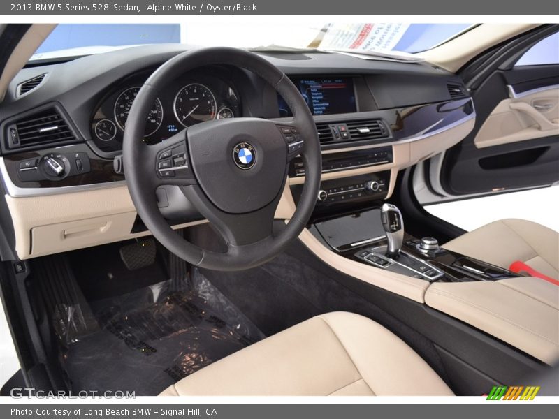 Alpine White / Oyster/Black 2013 BMW 5 Series 528i Sedan