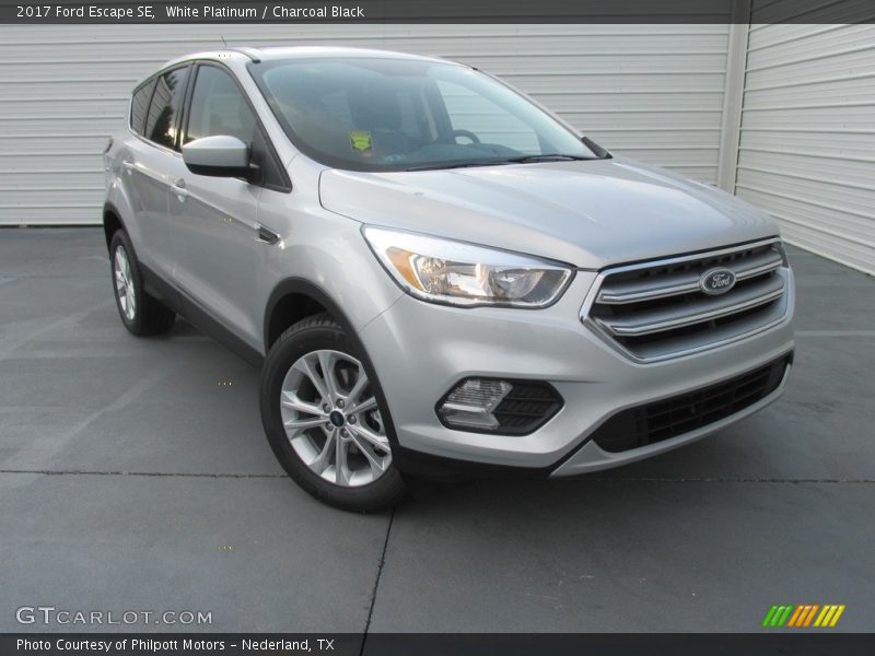 White Platinum / Charcoal Black 2017 Ford Escape SE