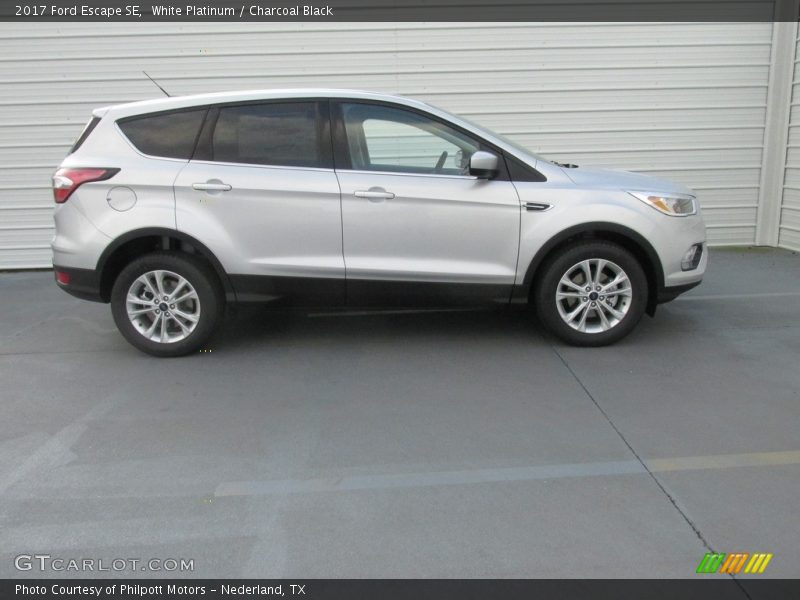White Platinum / Charcoal Black 2017 Ford Escape SE