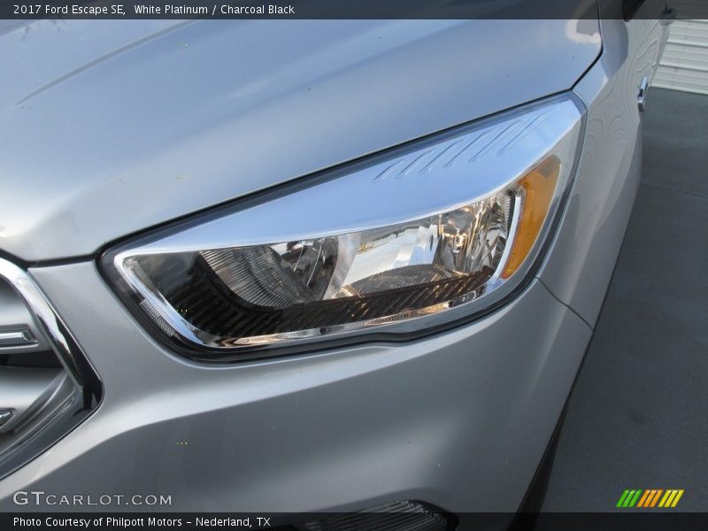 White Platinum / Charcoal Black 2017 Ford Escape SE